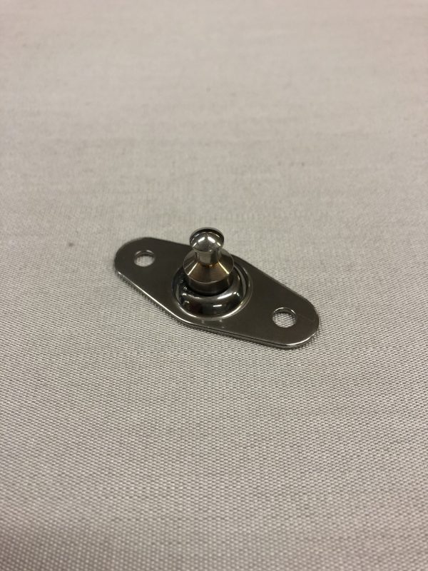 Sidomonterat däcksbeslag