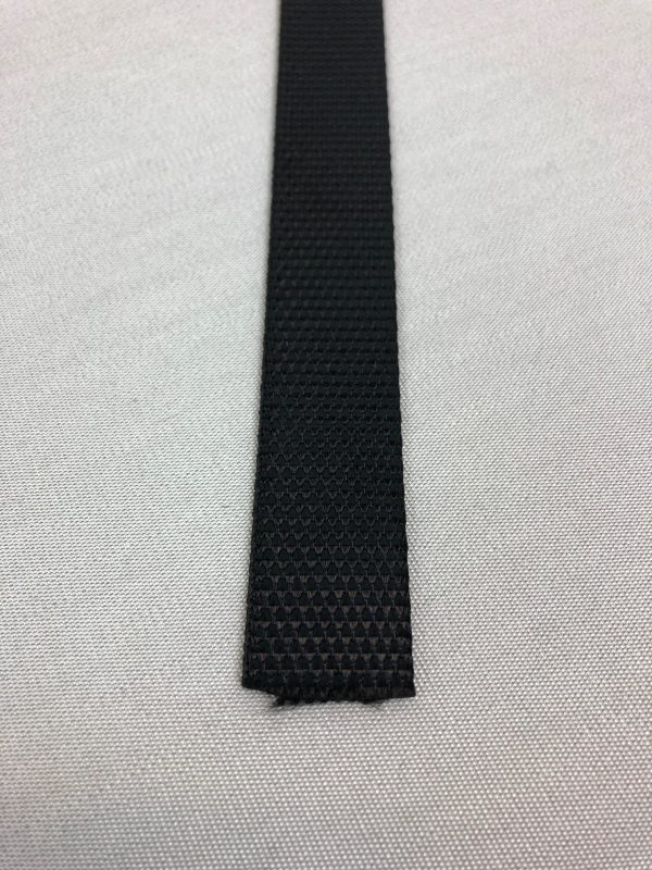Webbing 25 mm black tensile strength 750 kg UV resistant